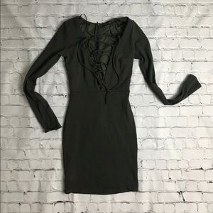 😍5/$15😍 Zipper back/Lace front Green Dress Small